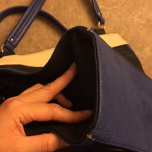 Olivia + Joy handbag with snake skin accent pocket - Picture 7 of 8